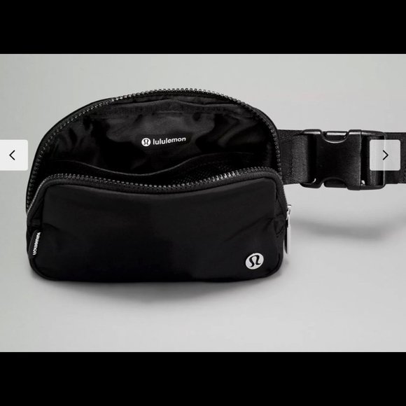 Everywhere Belt Bag 1L black - Picture 3 of 3